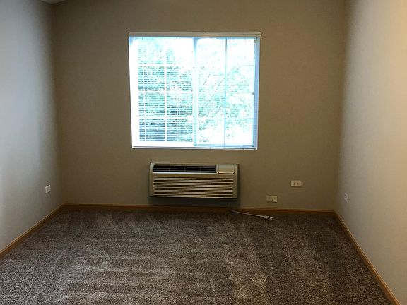 5th image of 123 Silverstone Dr