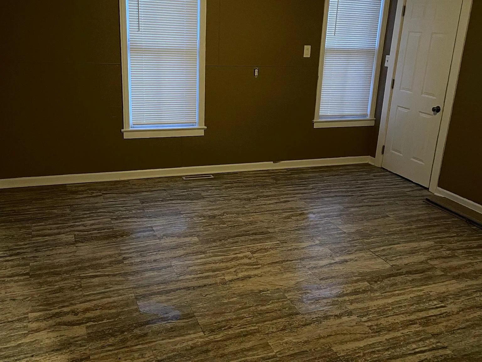 1 bed, $900 — Photo 1