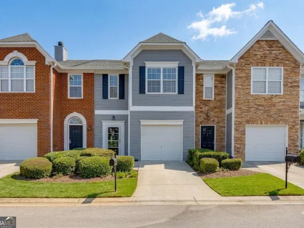 6245 Shoreview Cir, Flowery Branch, GA 30542