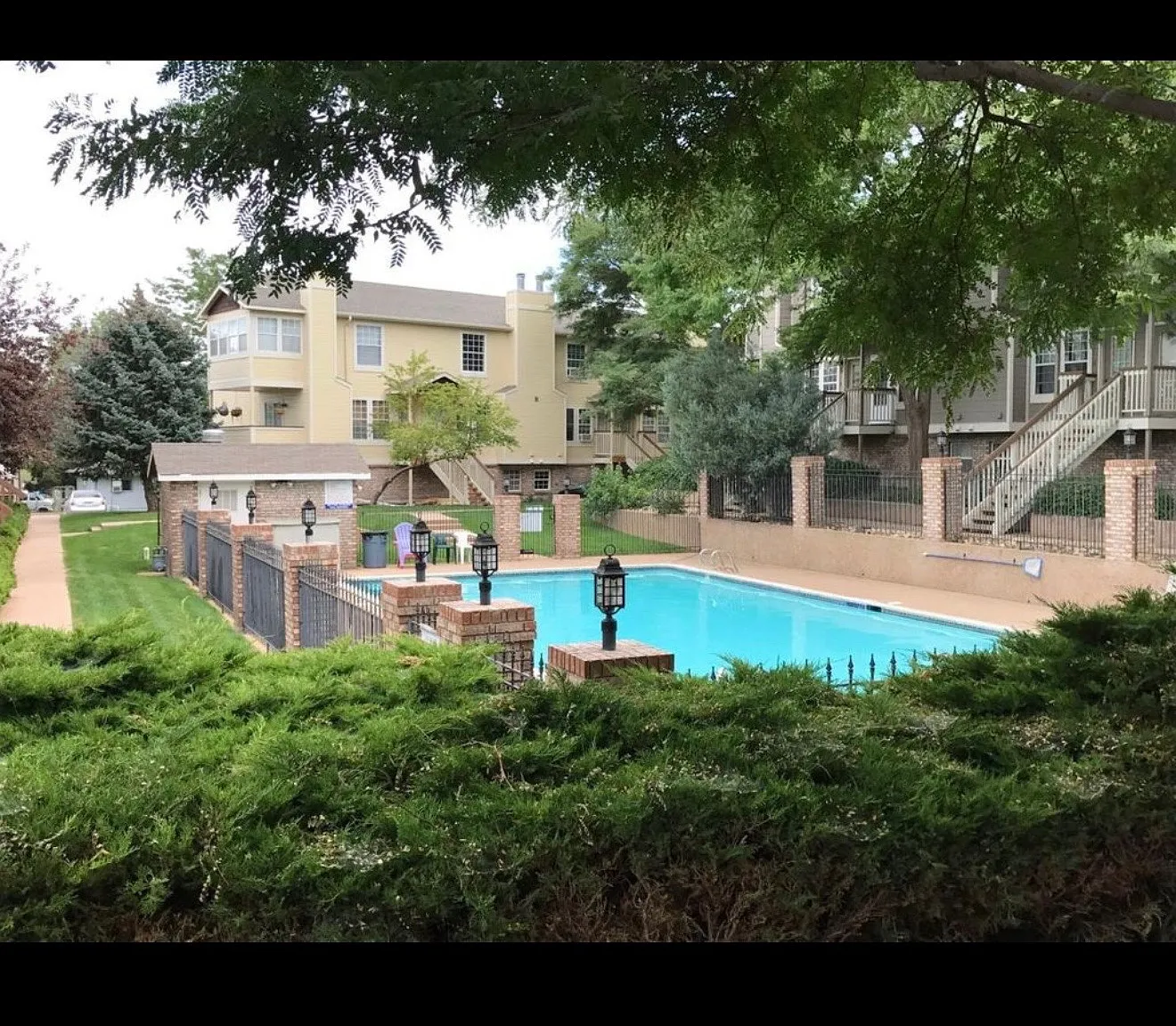 2 bed, 1.5 bath, 1008 sqft, $1,800 — Photo 2