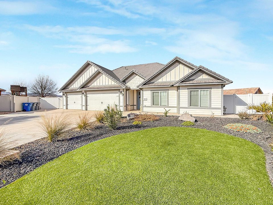 1st image of 862 W Crystal Cir