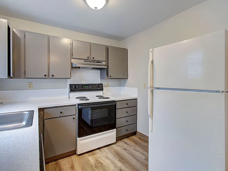 710-712 NE 15th Ave — Photo 8