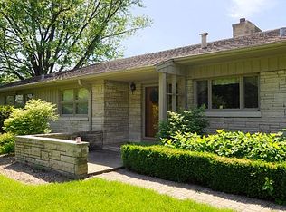 6S546 Densmore Rd, Aurora, IL 60506