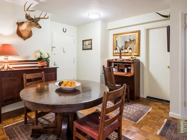 222 West 14th Street image 1 of 5