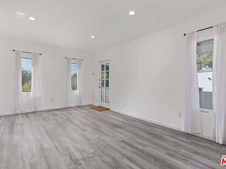 3706 Brunswick Ave — Photo 6