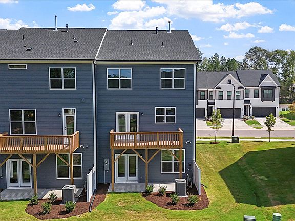 4th image of 946 Westerland Way