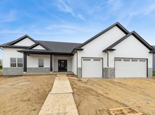 420 S Emerald Ct, Long Grove, IA 52756