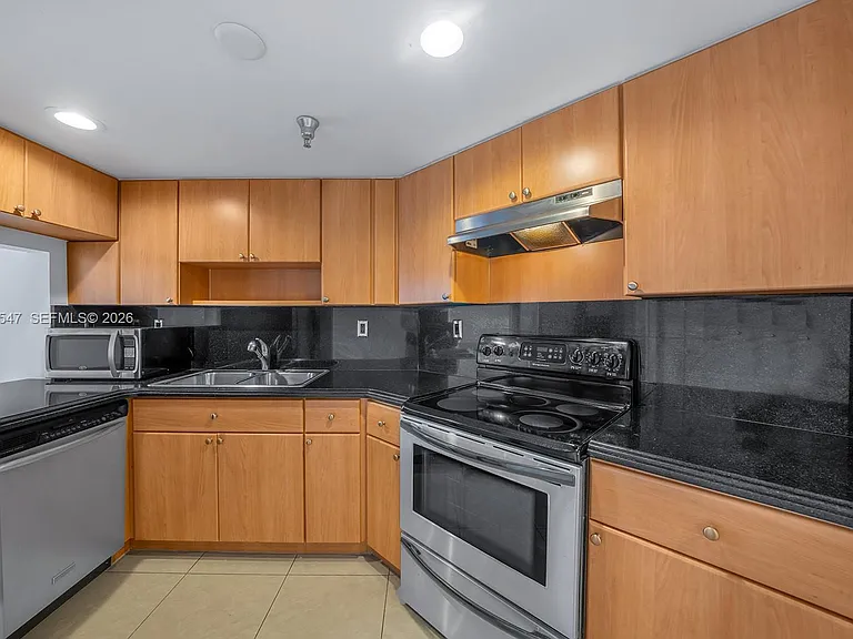 2400 SW 3rd Ave #706 — Photo 20