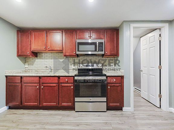 2nd image of 4 E Broadway APT 3