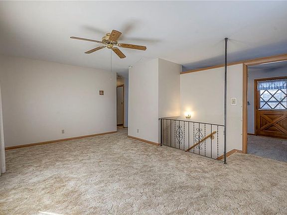 4th image of 13100 Ashland Ave