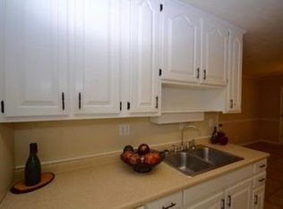 631 Greenland Dr, Fayetteville, NC 28305