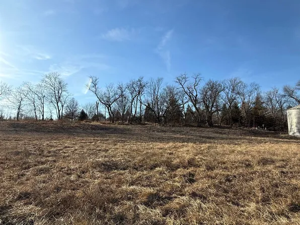 915 Evergreen Rd, Bennet, NE 68317