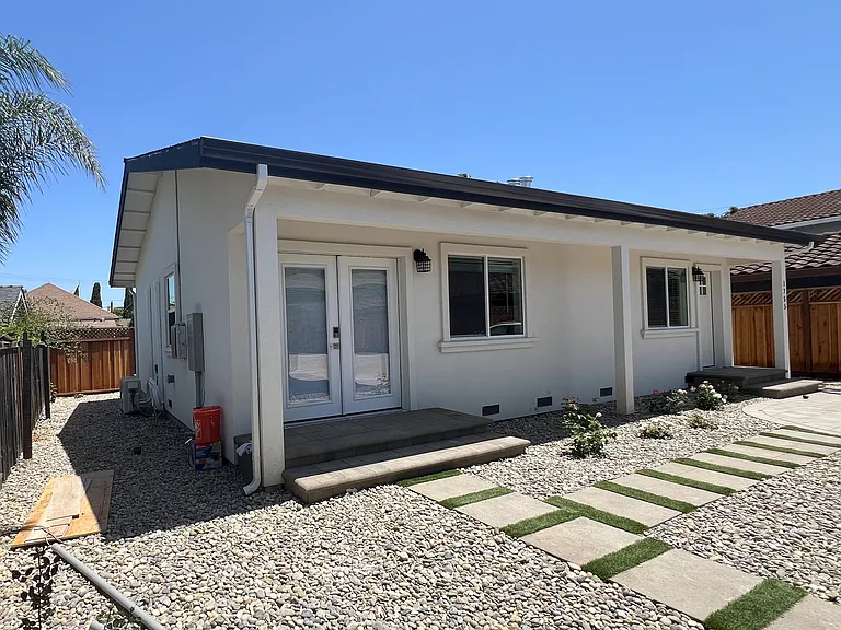 1755 Monroe St #B — Photo 2