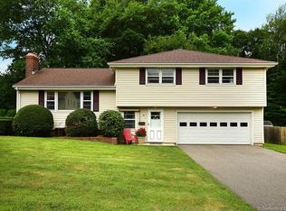 92 Arnott Rd, Manchester, CT 06040