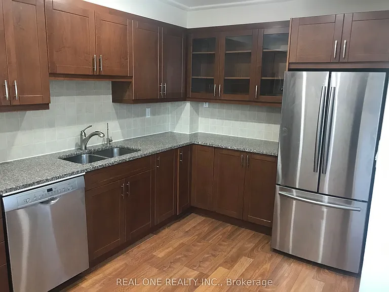 1580 Lancaster Dr #28 — Photo 6