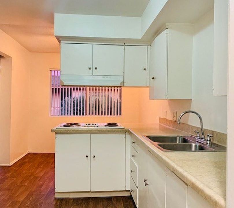 1st image of 1414 W McFadden Ave APT 25