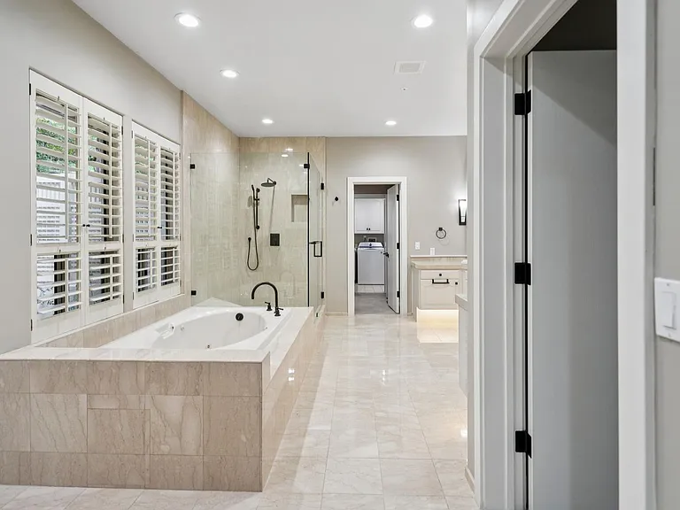 651 Manresa Ln — Photo 26