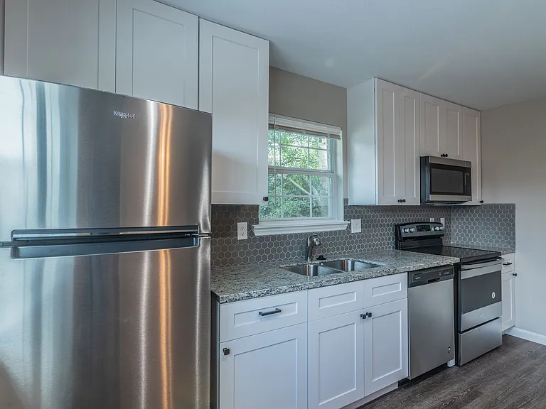 3102 Wentworth St #3 — Photo 6