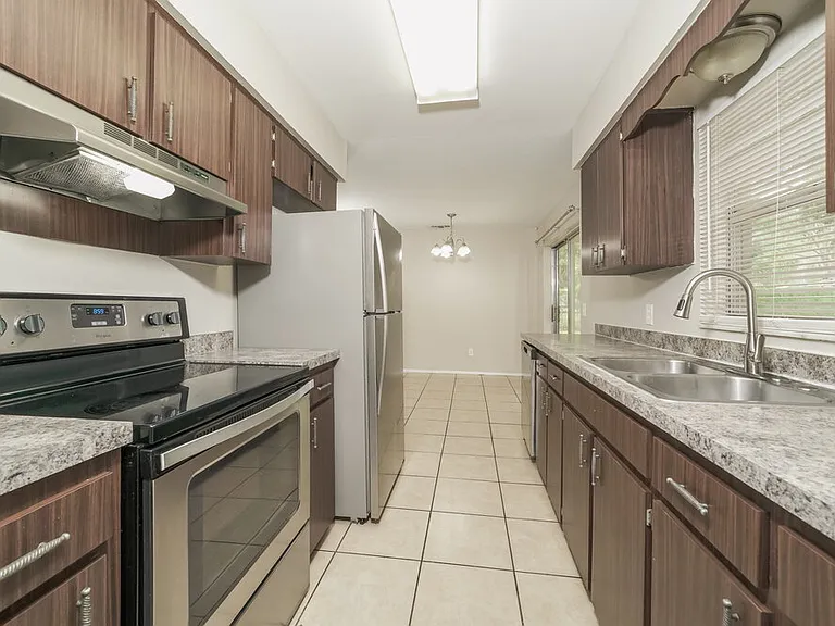 5927 Stokes Rd — Photo 7