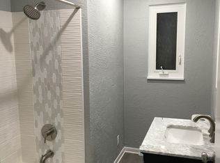 1819 Robindale St, Wickliffe, OH 44092