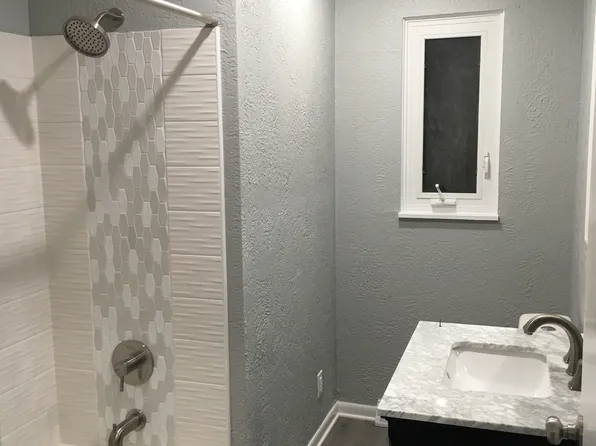 1819 Robindale St, Wickliffe, OH 44092