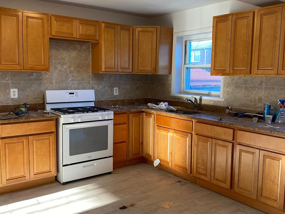 1st image of 1014 Clarence Ave #1