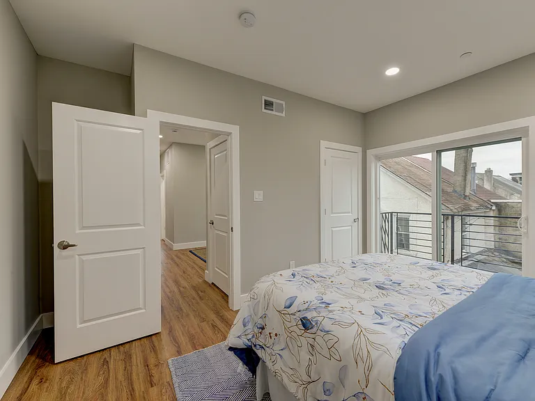 135 E Springer St — Photo 10