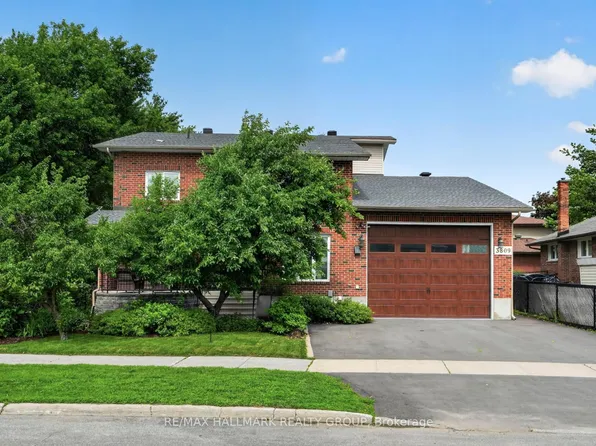 3809 Alderwood St W, Ottawa, ON K1T 3R3