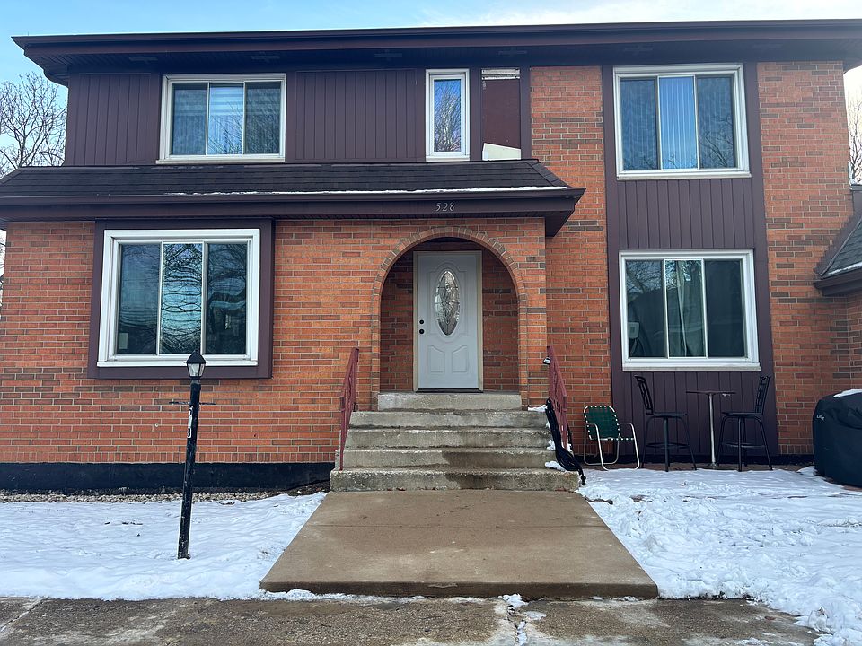 4 Unit Condo Apartments two on each floor.