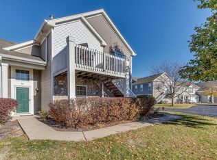 32 Johnson Ct, North Aurora, IL 60542