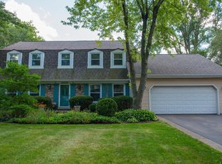 2000 Pepper Valley Dr, Geneva, IL