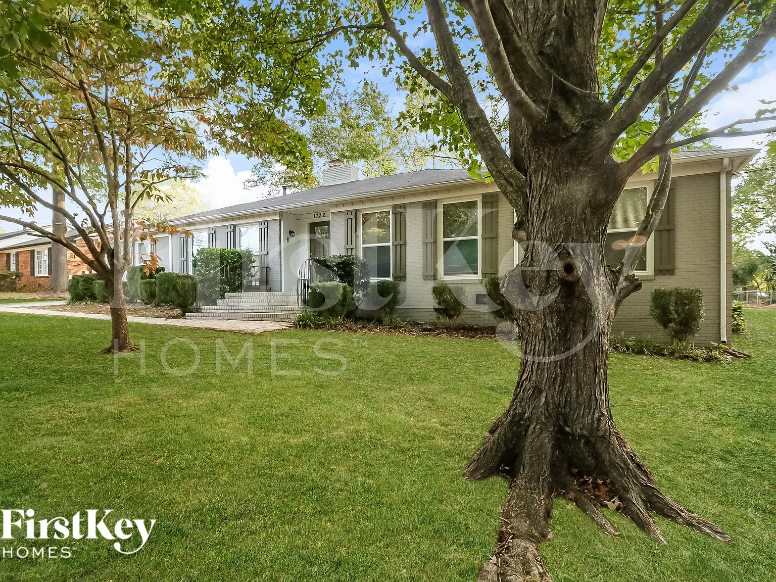 3 bed, 2.0 bath, 1888 sqft, $2,230 — Photo 2