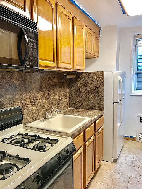2nd image of 9205 Ridge Blvd APT 4J