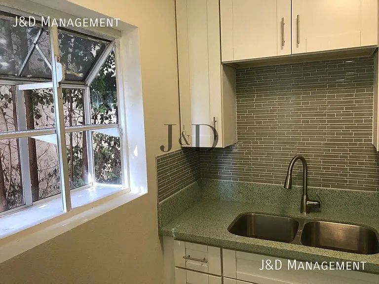 2838 Keats St #2B-A — Photo 3