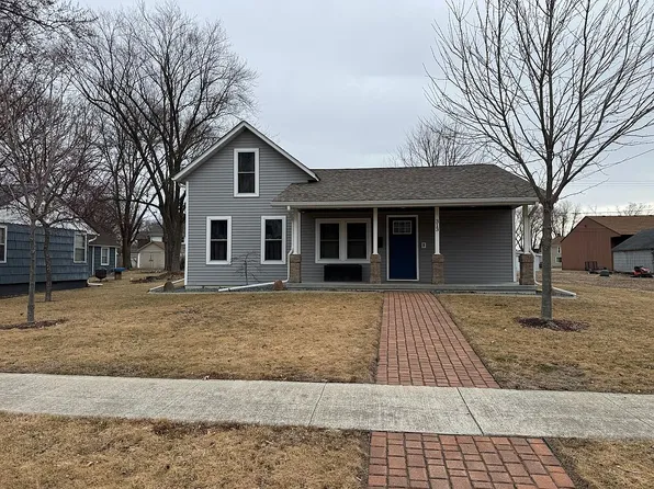 313 Locust St, Prophetstown, IL 61277