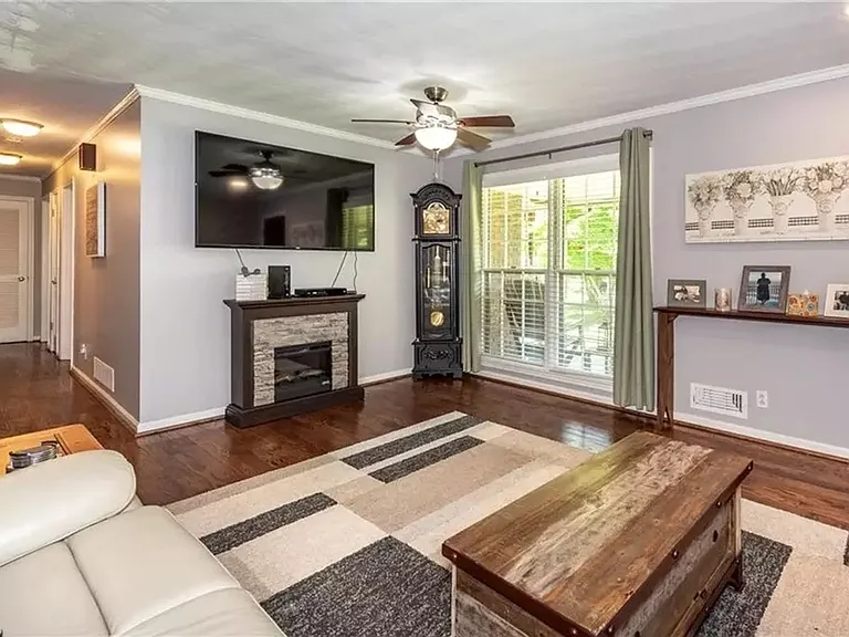 2347 Morgan Rd — Photo 18
