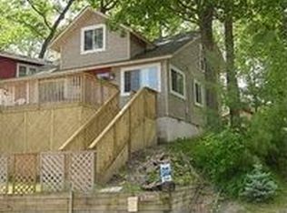 5368 Wildwood Dr, Howell, MI 48843