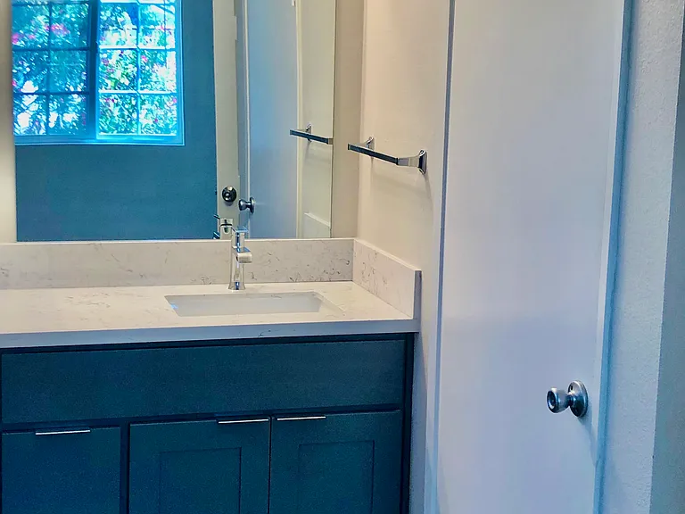 Matching modern bath vanity
