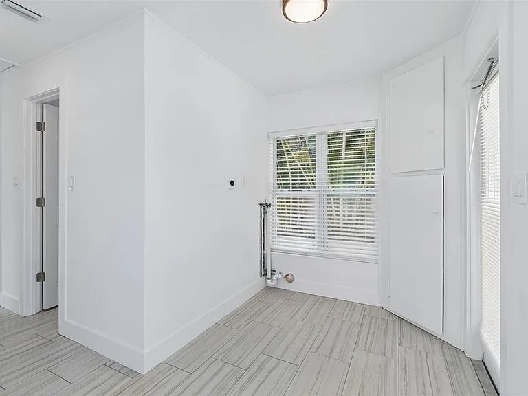 8125 Bayshore Dr — Photo 17