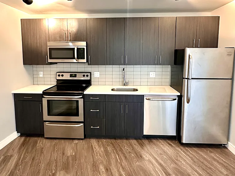 23 Central Ave — Photo 6