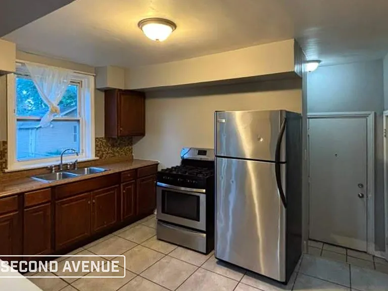 8925 S Laflin St — Photo 7