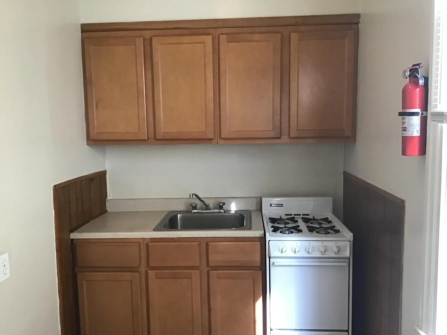 Studio, $1,075 — Photo 4