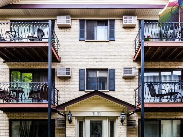 5151 N East River Rd Unit 125, Chicago, IL 60656
