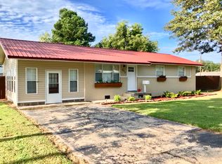 695 E Locust St, Piggott, AR 72454