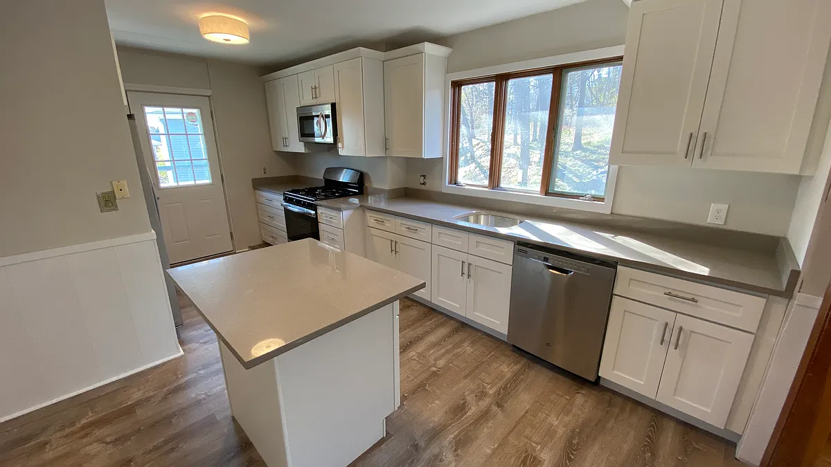 Building Photo - 120 Colborne Rd #2