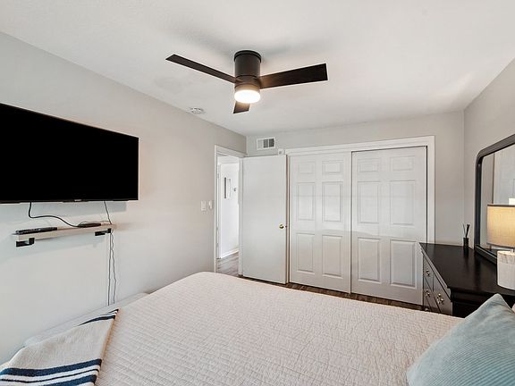 4th image of 5121 Coquina Key Dr SE APT A
