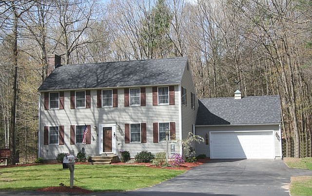 2nd image of 32 Woodside Cirlcle