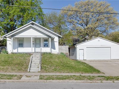 1410 S 26th St, Saint Joseph, MO, 64507