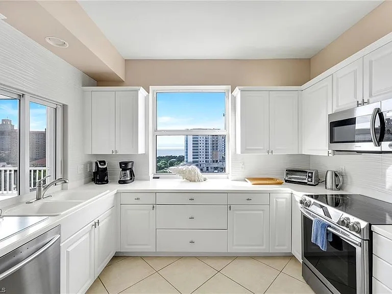 400 Flagship Dr #902 — Photo 7
