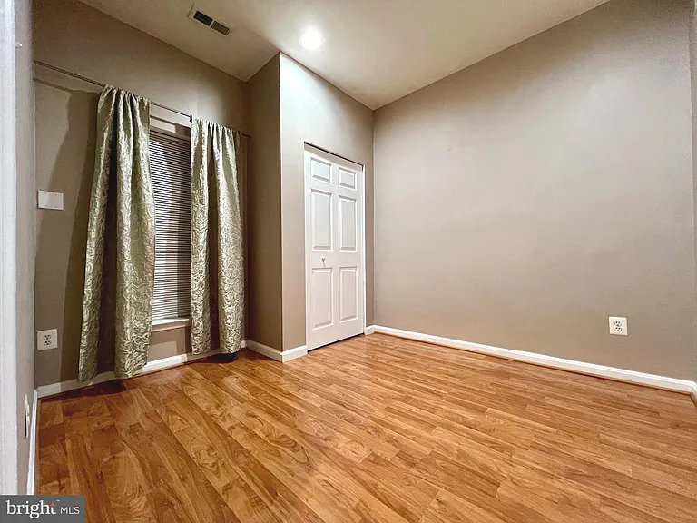 21831 Ladyslipper Sq — Photo 43